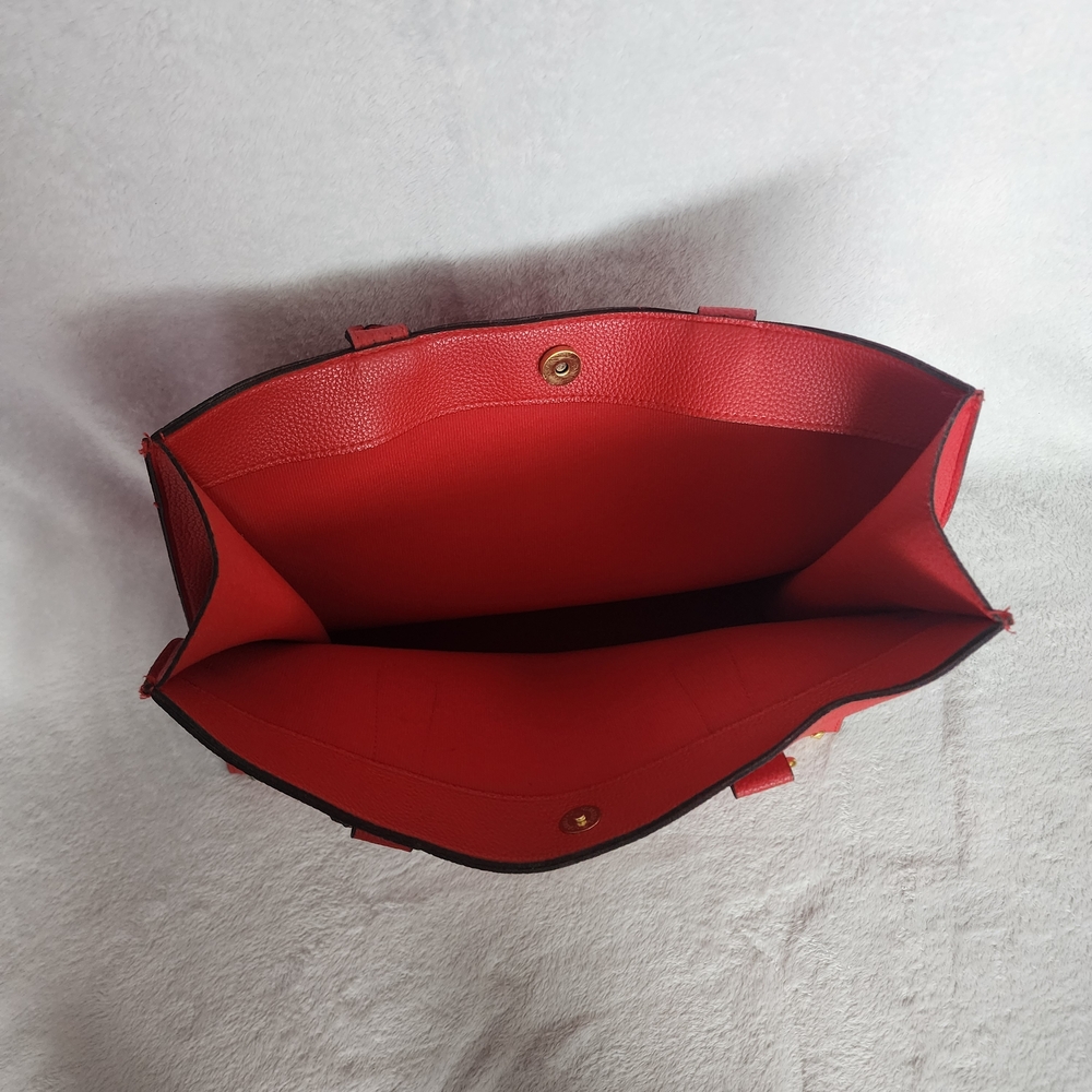 Elizabeth Arden Red Tote with Gold Studs - Picture 5 of 10